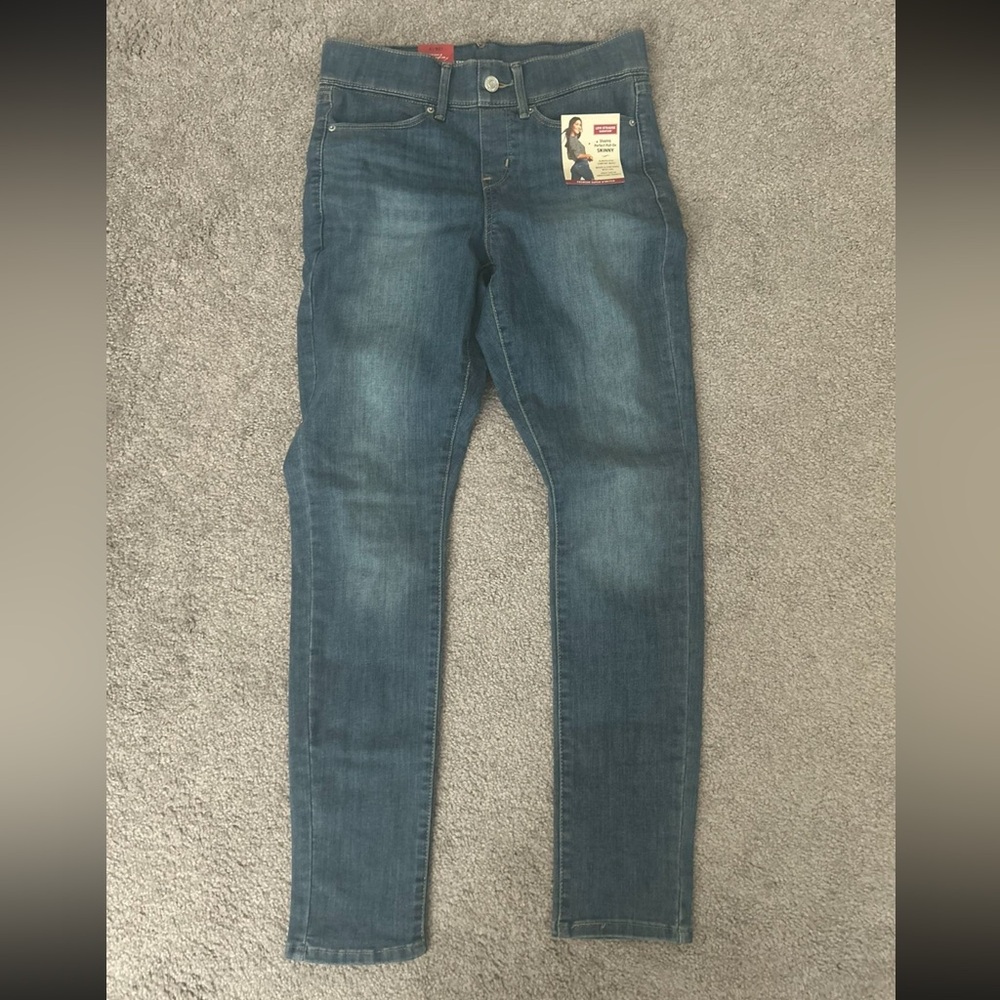 Levi's Women’s Pull-on Skinny Jeans, Size 4/27, Brand new.